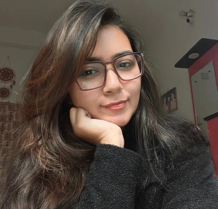 কলেজে মলি ম্যাডামকে চুদলাম